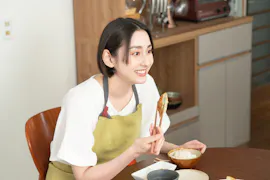 一緒にごはんをたべるだけ