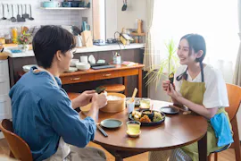 一緒にごはんをたべるだけ