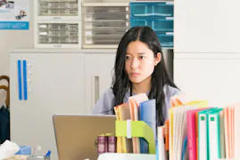 ドラマParavi メンタル強め美女 白川さん