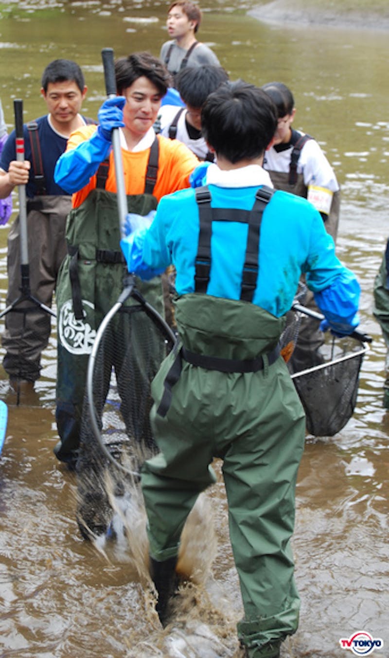 俳優軍団反町隆史 堀井新太 水沢林太郎が参戦 反町隊長発案の追い込み漁 アミチェン作戦とは 緊急sos 池の水ぜんぶ抜く大作戦 テレ東 リリ速 テレ東リリース最速情報 テレビ東京 bsテレ東 7ch 公式 俳優軍団反町隆史 堀井新太 水沢林太郎が参戦 反町隊長発案の追い込み漁 アミチェン作戦とは 緊急sos 池の水ぜんぶ抜く大作戦 テレ東 リリ速 テレ東リリース最速情報 テレビ東京 bsテレ東 7ch 公式