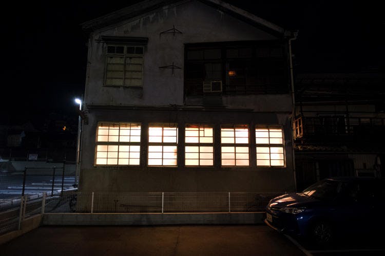 虐げられる側の人間として 代が始めた 深夜にしか開かない本屋 は テレ東プラス 虐げられる側の人間として 代が始めた 深夜にしか開かない本屋 は テレ東プラス
