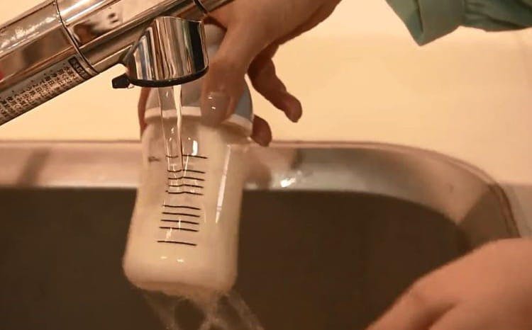 いつ泣いてもママ一安心 乳児用液体ミルク 紙パック がそのまま飲める話題の哺乳器 テレ東プラス いつ泣いてもママ一安心 乳児用液体ミルク 紙パック がそのまま飲める話題の哺乳器 テレ東プラス