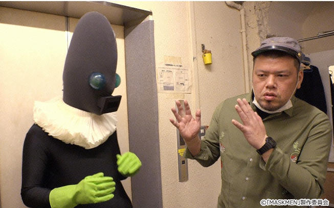 野性爆弾・くっきーが正体不明のマスク芸人をプロデュース