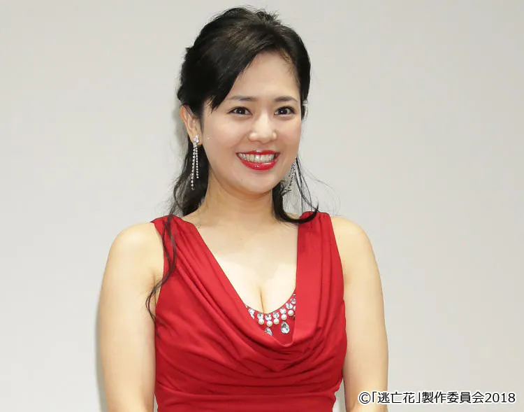 尽管是女演员 苍井soraga 喘气 但是忍受 逃亡花 Tere Topla