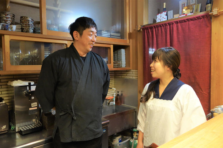 美人女将が打つ絶品蕎麦！ 大将との丁々発止のトークも御一興：ワカコ
