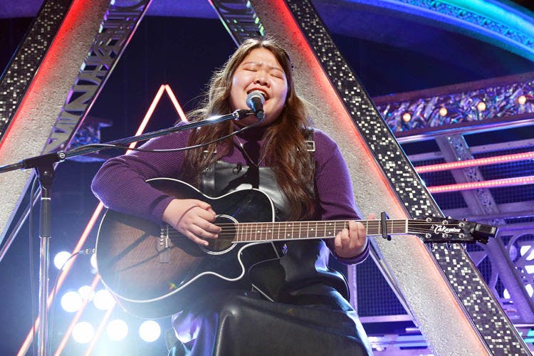 弾き語り女子 になりきれない自虐ネタと 透き通った歌声のギャップが魅力 Dreamerz テレ東プラス