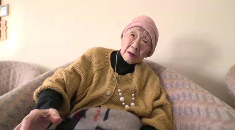 70歳になったばあちゃん 最高齢のギネス世界記録」を持つ117歳のおばあちゃんに好きなものを