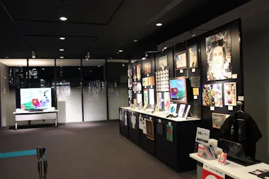 こういう世界があるのを知ることが大事」「私物コレクションの展示が