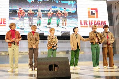 泣かないって決めたのに」LIL LEAGUEデビューイベントで感極まり涙