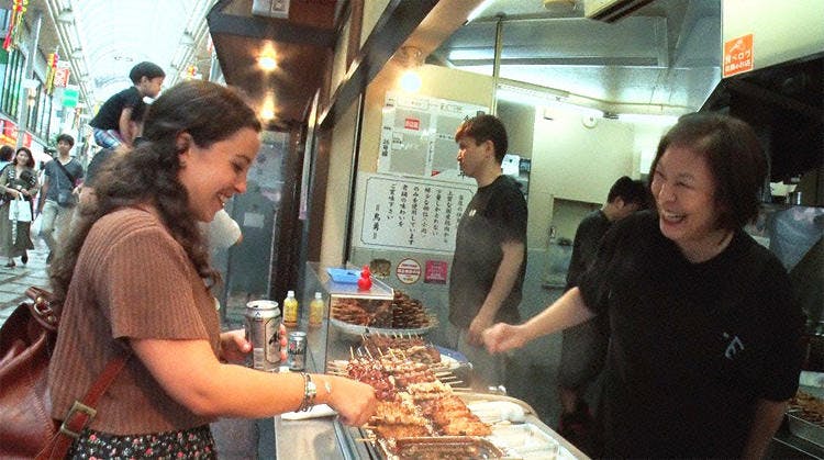 連載dの感謝 スイスから来た美女が焼き鳥店で修行 世界 ニッポン行きたい人応援団 テレ東プラス 連載dの感謝 スイスから来た美女が焼き鳥店で修行 世界 ニッポン行きたい人応援団 テレ東プラス