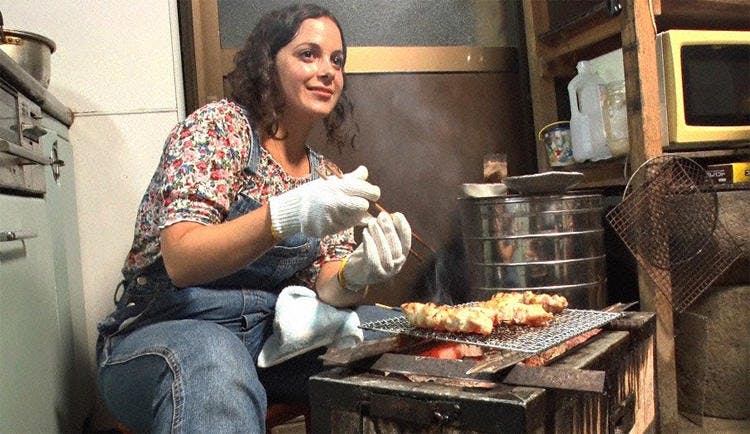 連載dの感謝 スイスから来た美女が焼き鳥店で修行 世界 ニッポン行きたい人応援団 テレ東プラス 連載dの感謝 スイスから来た美女が焼き鳥店で修行 世界 ニッポン行きたい人応援団 テレ東プラス