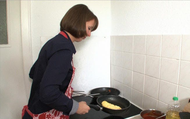 ニッポンのドラマに出てきた オムライス に一目ぼれ 名店で本格的な作り方を学ぶ 世界 ニッポン行き テレ東プラス ニッポンのドラマに出てきた オムライス に一目ぼれ 名店で本格的な作り方を学ぶ 世界 ニッポン行き テレ東プラス