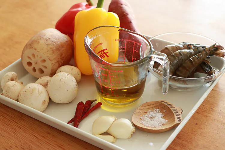 100円ショップのスキレットはこんなに使える アツアツ冬メニューと相性抜群なスキレット料理の極意 テレ東プラス 100円ショップのスキレットはこんなに使える アツアツ冬メニューと相性抜群なスキレット料理の極意 テレ東プラス