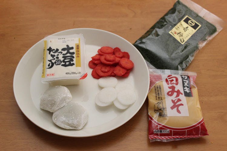 甘いお雑煮 あんもち雑煮を作ってみた 白みそとあんもちの組み合わせは意外なおいしさ テレ東プラス 甘いお雑煮 あんもち雑煮を作ってみた 白みそとあんもちの組み合わせは意外なおいしさ テレ東プラス