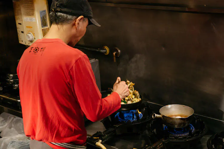 朝帰りの 締め を最高なものに 恵比寿の老舗カレー居酒屋 吉柳 が30年必 テレ東プラス