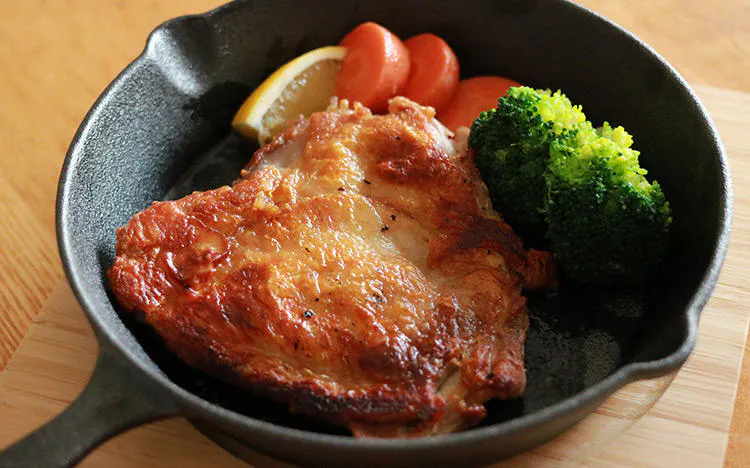 スキレットブルスケッタチキンディナーのレシピ