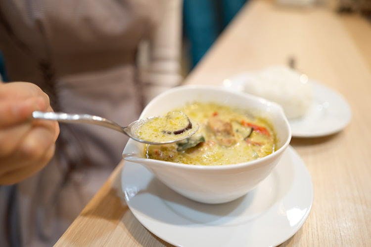 立地は最悪 店内も狭い なのに潰れないタイ料理屋 テレ東プラス 立地は最悪 店内も狭い なのに潰れないタイ料理屋 テレ東プラス