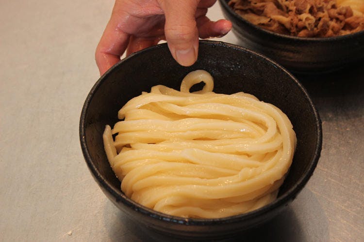 ヤギとも触れ合える おしゃれ過ぎるうどん屋さんが出すうどんとは テレ東プラス ヤギとも触れ合える おしゃれ過ぎるうどん屋さんが出すうどんとは テレ東プラス
