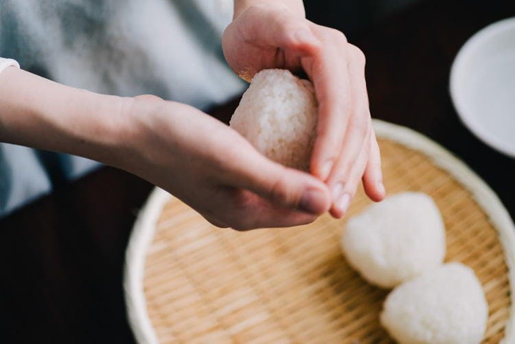 Instagramで副業って可能なの 営業としてフルタイム勤務の正社員に聞いてみた テレ東プラス