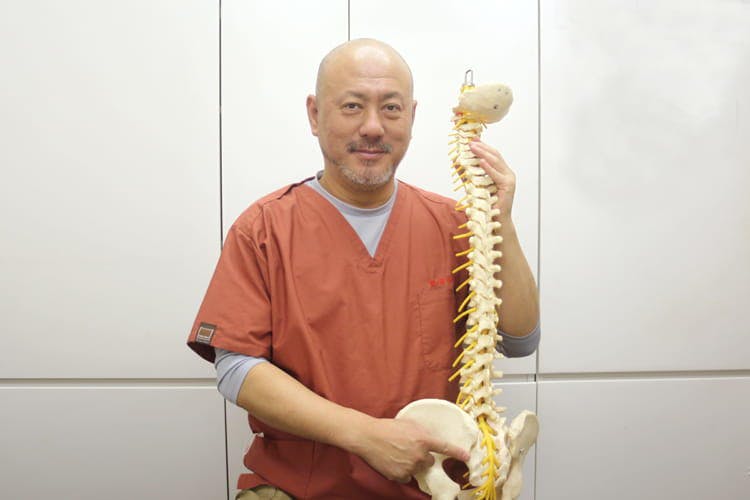 肩こりは自分で癒せ プロが教える どこでもできる肩こりマッサージ4選 テレ東プラス 肩こりは自分で癒せ プロが教える どこでもできる肩こりマッサージ4選 テレ東プラス