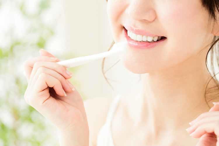 日本人の約8割が歯周病！ 正しい歯みがきの仕方、時間、回数は？｜テレ東プラス