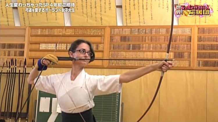 1枚1枚すべて手作り！ 年間10万枚売れる老舗の「草加せんべい