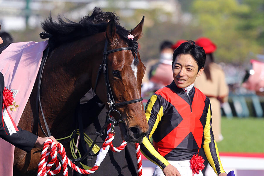 皐月賞】ダノンザキッドが3.3倍で1番人気、エフフォーリアが3.4 皐月賞】ダノンザキッドが3.3倍で1番人気、エフフォーリアが3.4