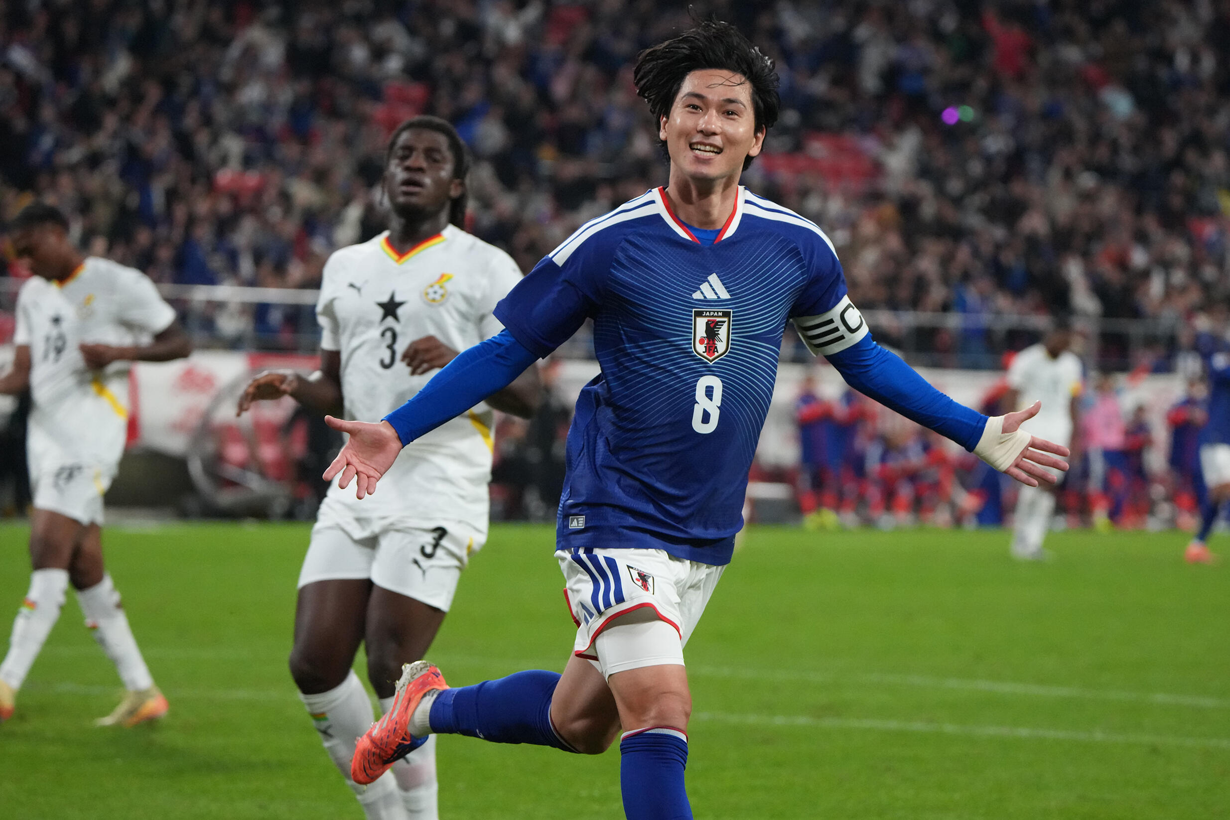 【アーモンドアイ】2020第162回天皇賞秋　ルメール直筆サイン　AVANTI製 アーモンドアイ】2020第162回天皇賞秋 ルメール直筆サイン AVANTI製