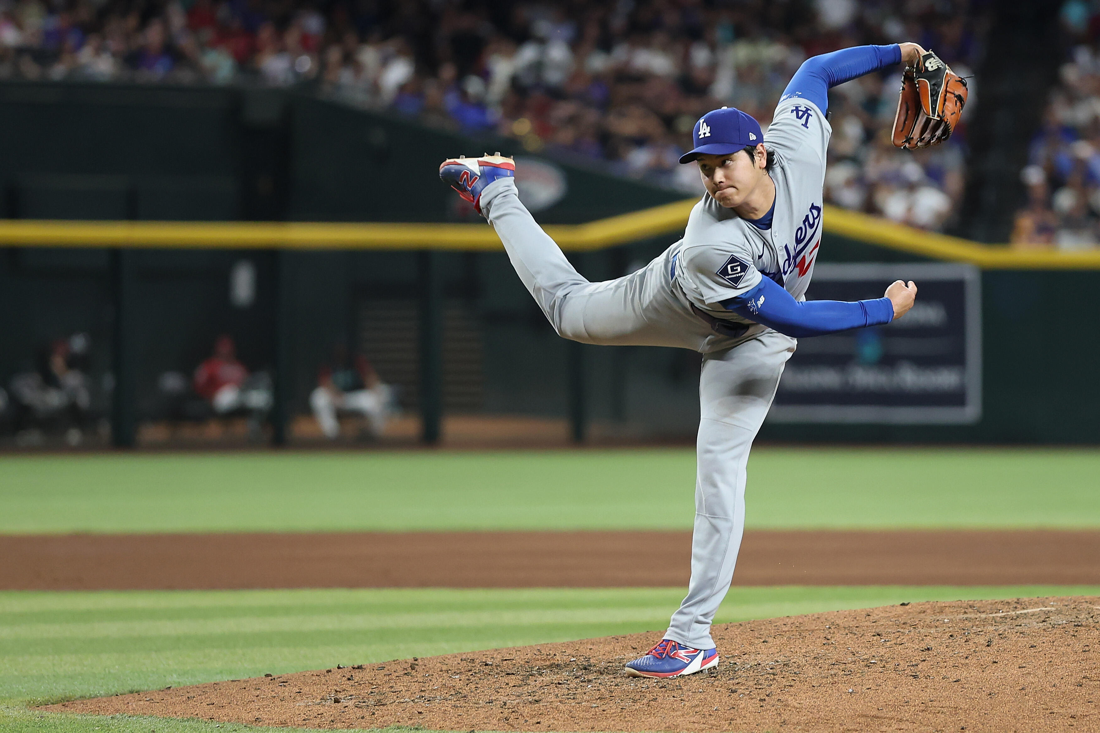 大谷翔平 神様ベーブ・ルース超え！史上初の2年連続「2桁勝利＆2桁