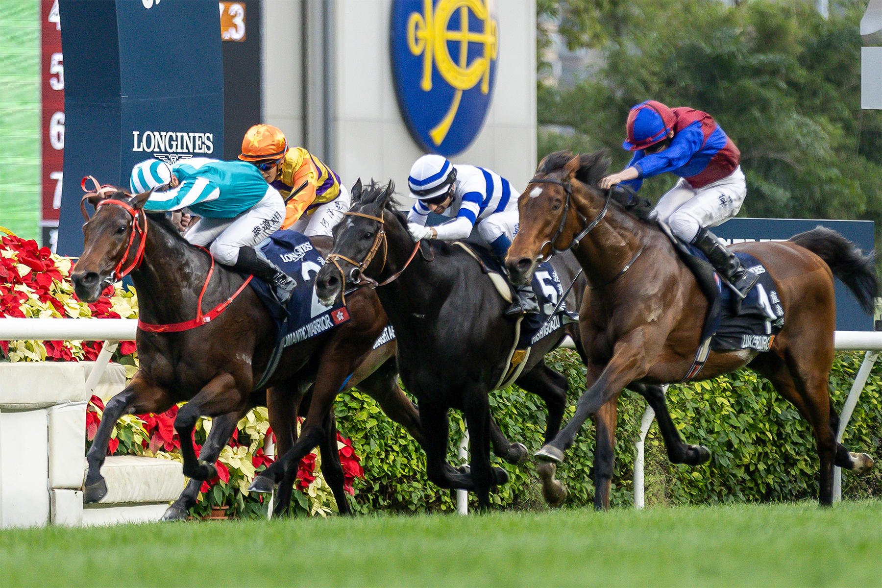 香港カップ】ロマンチックウォリアーが叩き合いを制して優勝