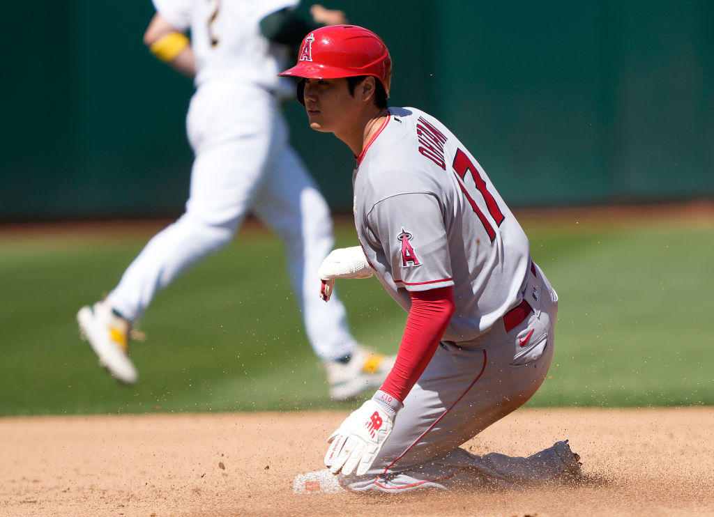 大谷翔平 メジャー史上初の「40本塁打・10勝・20盗塁」を達成