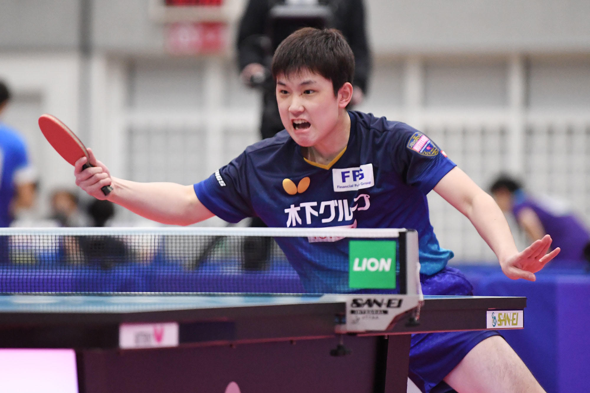 張本智和が松島輝空を下して準々決勝進出【卓球 TOP32】｜テレ東卓球