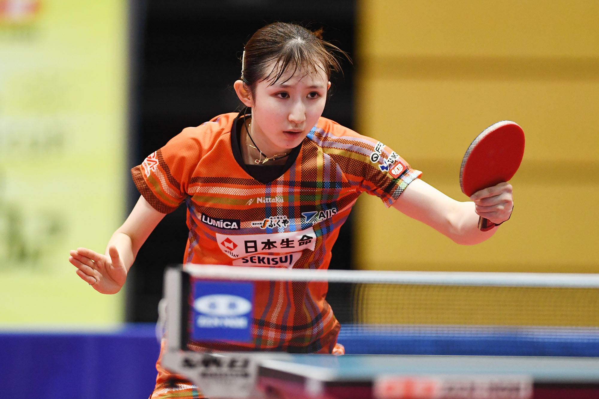 世界6位早田ひな 小学生2位の伊藤にストレート勝ちで初戦突破