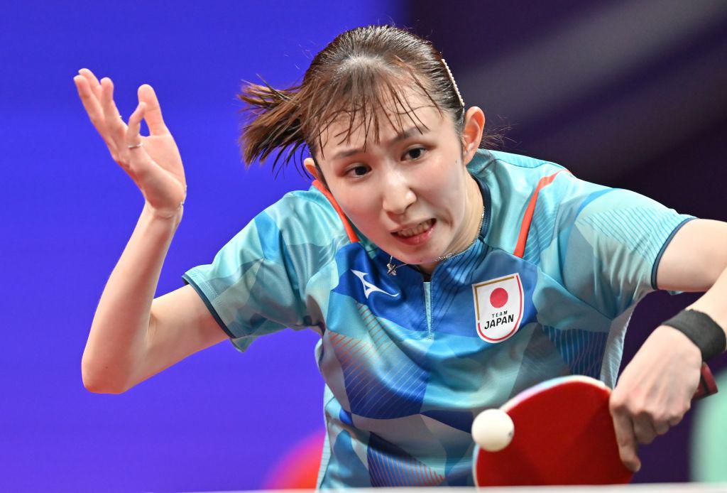 早田ひな 世界女王に初勝利ならずも銀メダル獲得 中国出身者以外57年