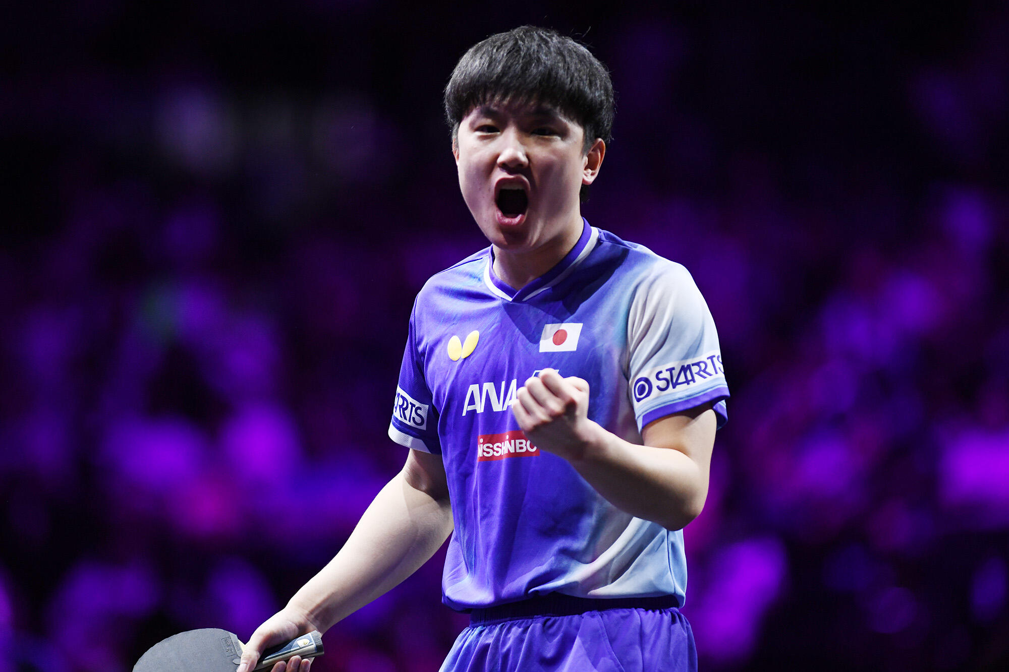 張本智和 始球式 シリアル 50枚限定 カード エース張本智和が世界王者撃破の『秘策』を明かす「武器の
