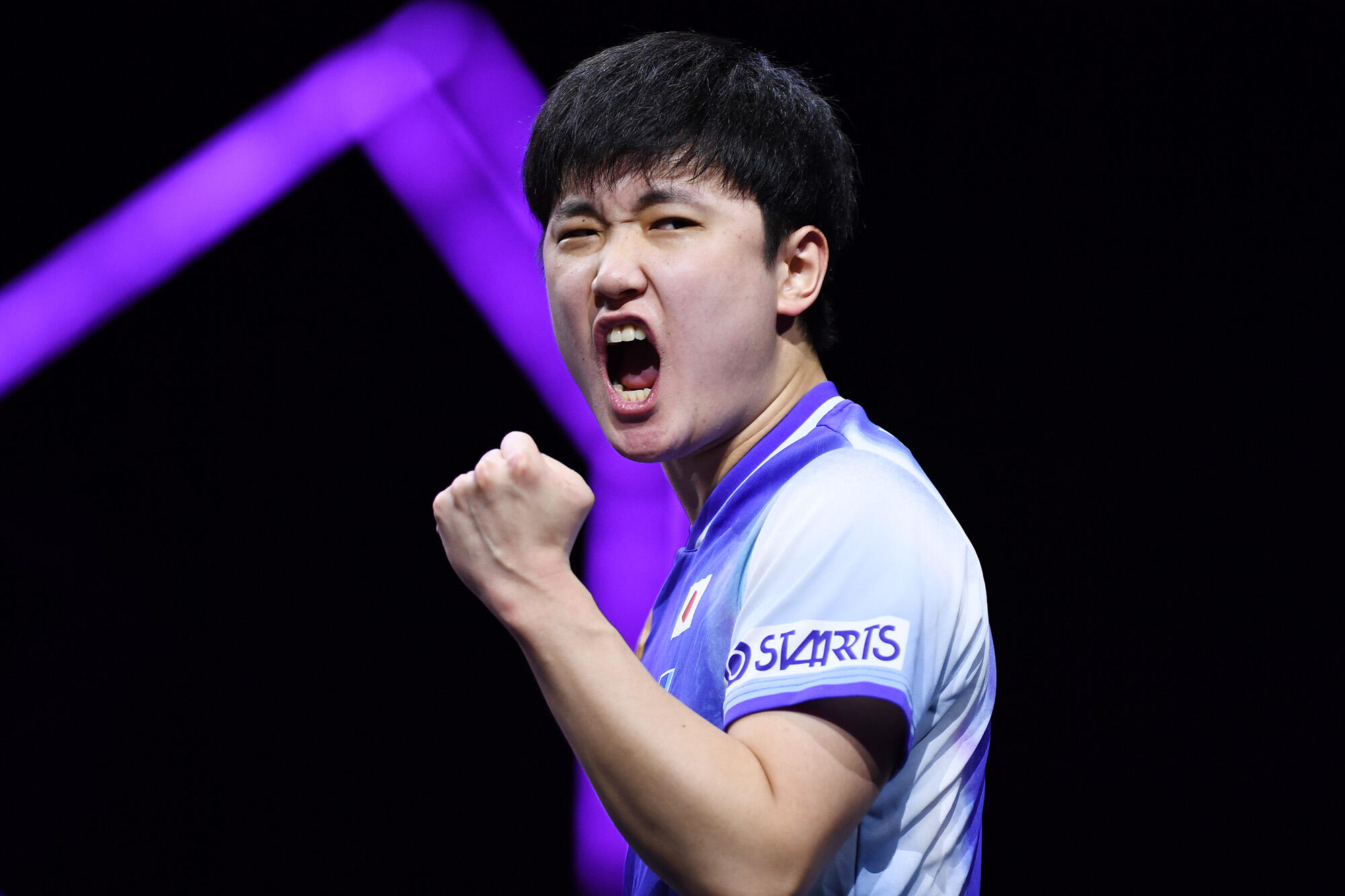 エース・張本智和 日本男子唯一の4強入り！中国の世界9位向鵬との22歳
