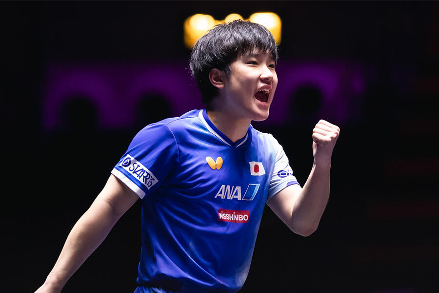 1番手のエース張本智和がフルゲームの激勝！日本が1-0で中国をリード