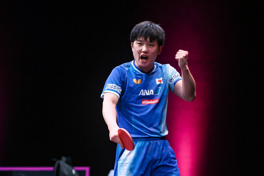 張本智和がパリ五輪銅のF.ルブランを破って日本勢唯一の4強入り！美和