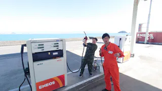 秘境のガソリンスタンド