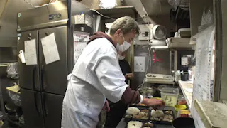 遠藤憲一の今日はお手伝い弁当【下町の行列のできる絶品弁当＆港町勝浦の海鮮弁当】