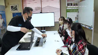 ＡＫＢ４８が町工場に突撃！お宅で一番のDXはなんですか？