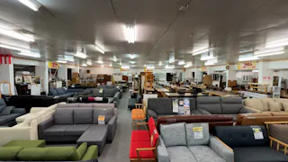 その灯を消すな！「掘り出し物が見つかる」アウトレット家具店の承継に密着！