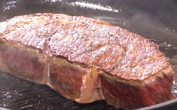 重い、値段が高い…でも大ヒット！“世界で一番お肉がおいしく焼ける”！？フライパン：読んで分かる「カンブリア宮殿」 |  テレ東・ＢＳテレ東の読んで見て感じるメディア テレ東プラス