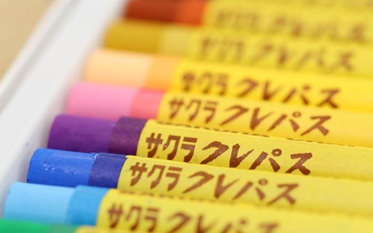 手軽に描けるクレパスから大人も欲しがる高級文具に工業用製品まで作る