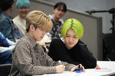 答えられないと恥ずかしい！即席コンビで常識クイズに挑戦、ついに勝者