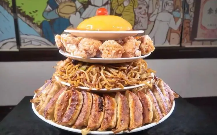 総重量5kg＞「大阪王将」人気メニュー爆盛りタワー！現役最強vs元力士