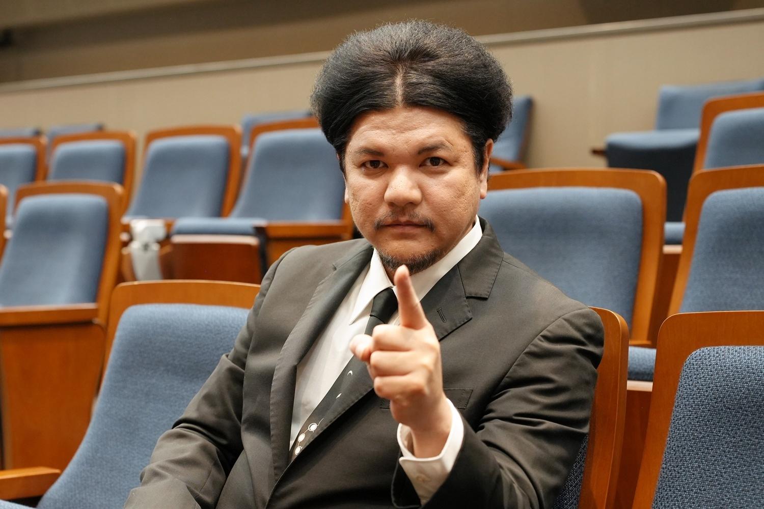 Mr．都市伝説 関暁夫、二度目の武道館ライブを前に語る「自分の思考を