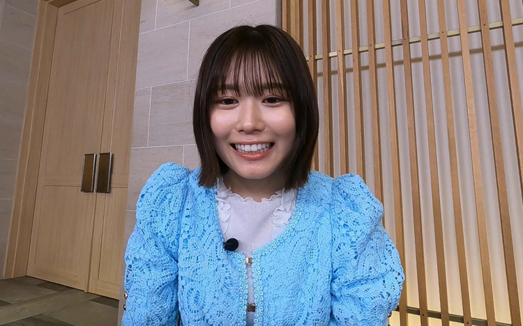 日向坂46丹生明里がグルメホットドッグに感動！「スーパーマリオ