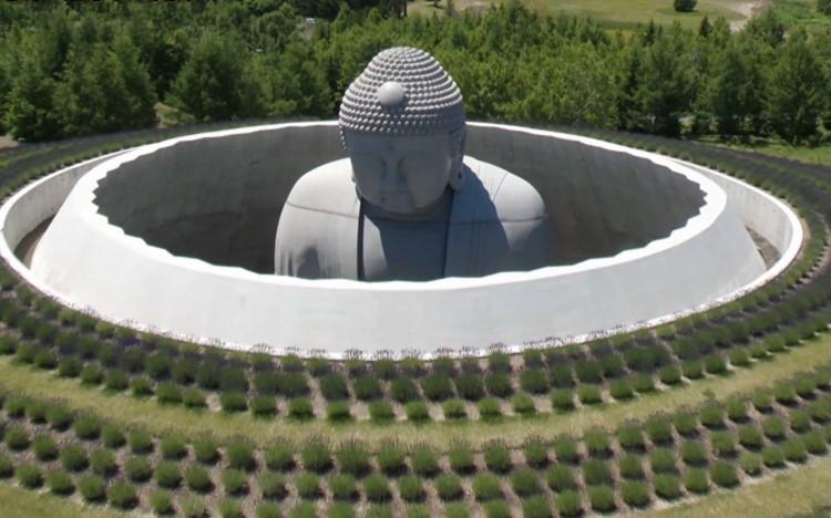 写真立て　昭和58年 安藤建設の竣工記念 表参道ヒルズからパリの美術館まで！魅了する“安藤建築”の秘密とは