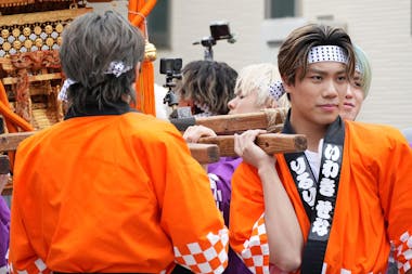 LDHすぎる担ぎ方！？お神輿ロケ後半は波乱の展開 | テレ東・BSテレ東